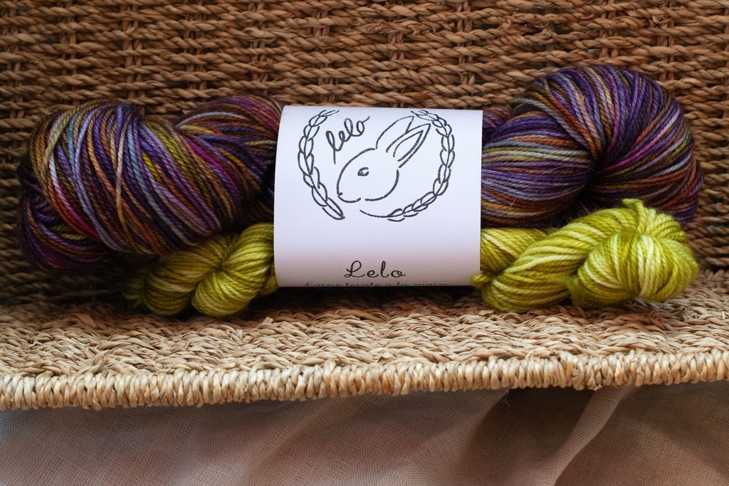 Kit, Fingering,75% mérinos superwash,25% Nylon, 339+84,75 mètres 100g + 25g